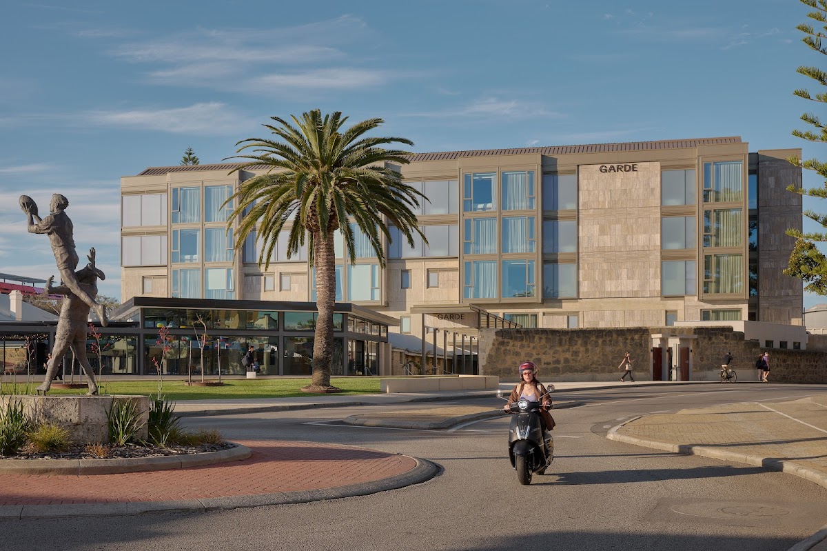Warders Hotel, Perth